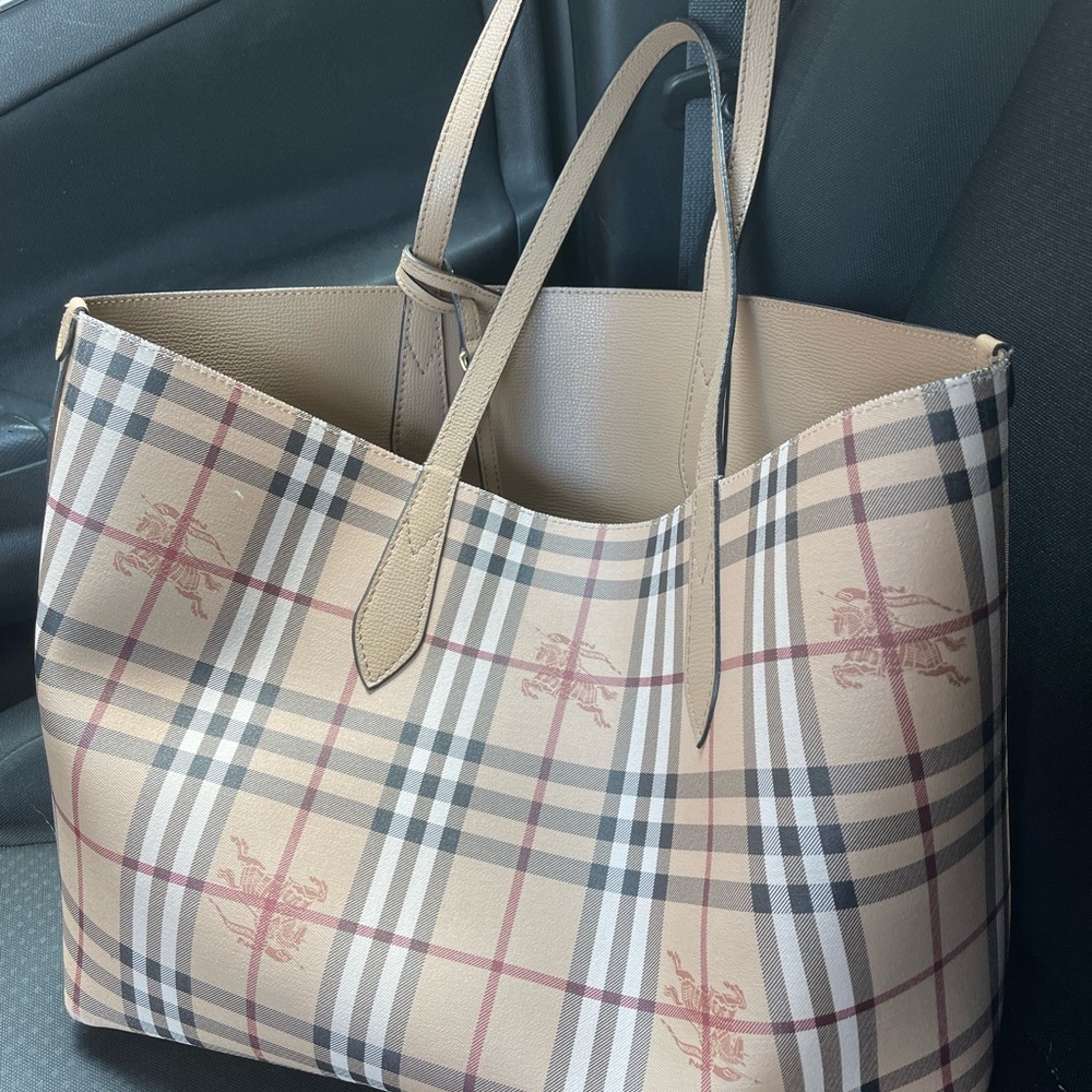 Burberry reversible neverfull